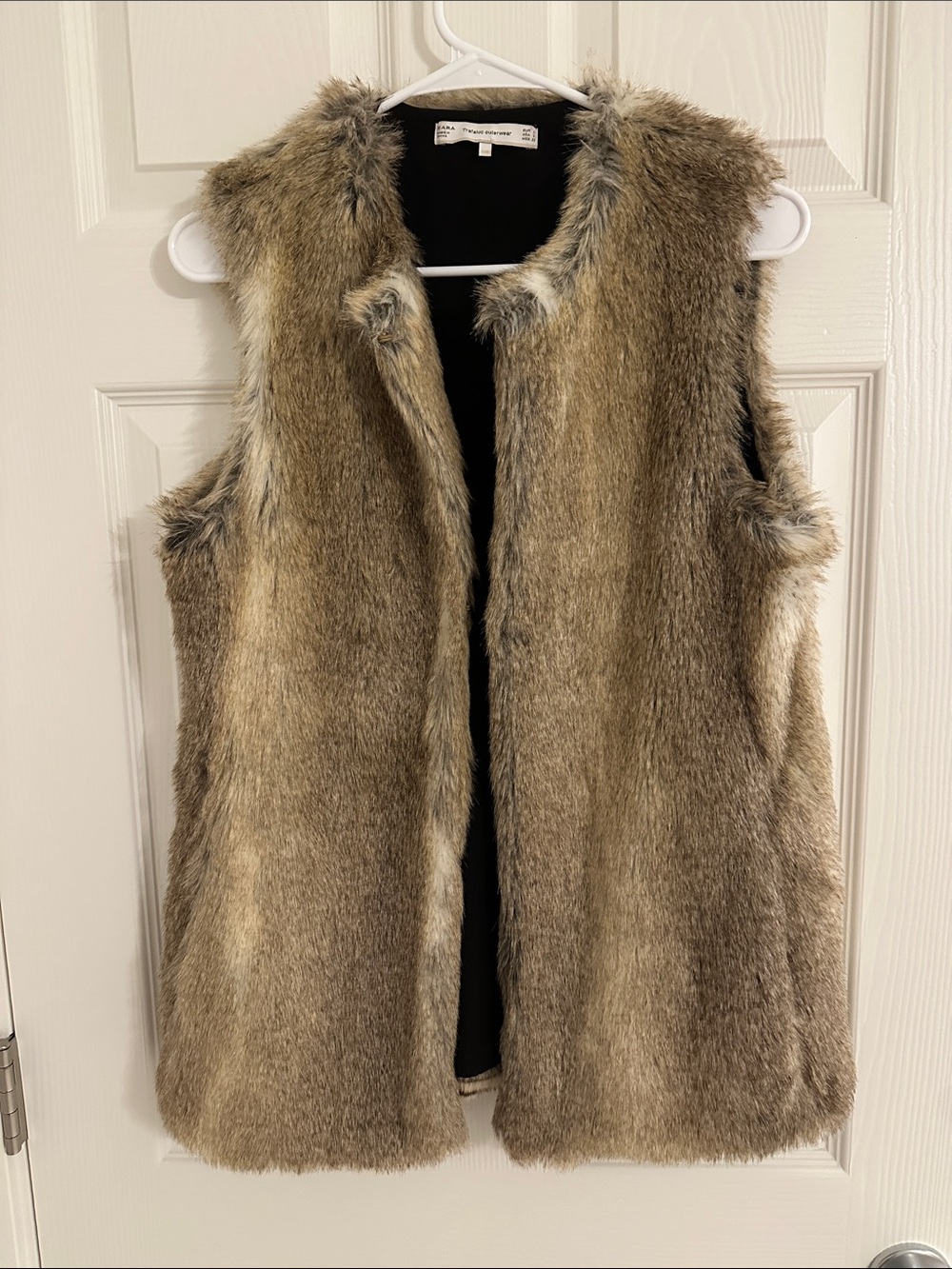 ZARA (Trafaluc Outerwear) Sleeveless open-front faux fur vest Multi-tonal
